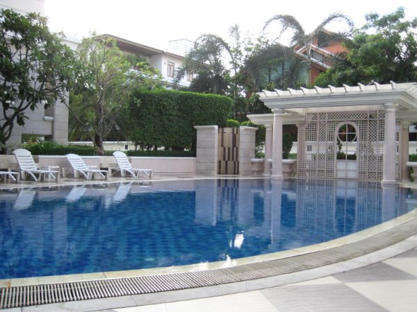 La Vie En Rose Place Sukhumvit 36 condominium (ลาวีอองโรสเพลส)